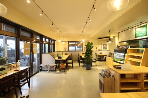 『ナチュラルカフェ』「ファボリート」店舗リフォーム｜沖縄でおしゃれなリフォーム・リノベーションならCLPlanning（CLプランニング）