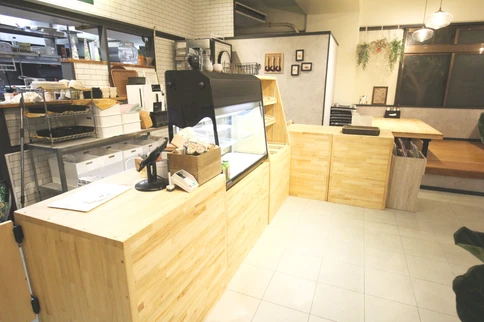 『ナチュラルカフェ』「ファボリート」店舗リフォーム｜沖縄でおしゃれなリフォーム・リノベーションならCLPlanning（CLプランニング）
