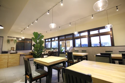 『ナチュラルカフェ』「ファボリート」店舗リフォーム｜沖縄でおしゃれなリフォーム・リノベーションならCLPlanning（CLプランニング）